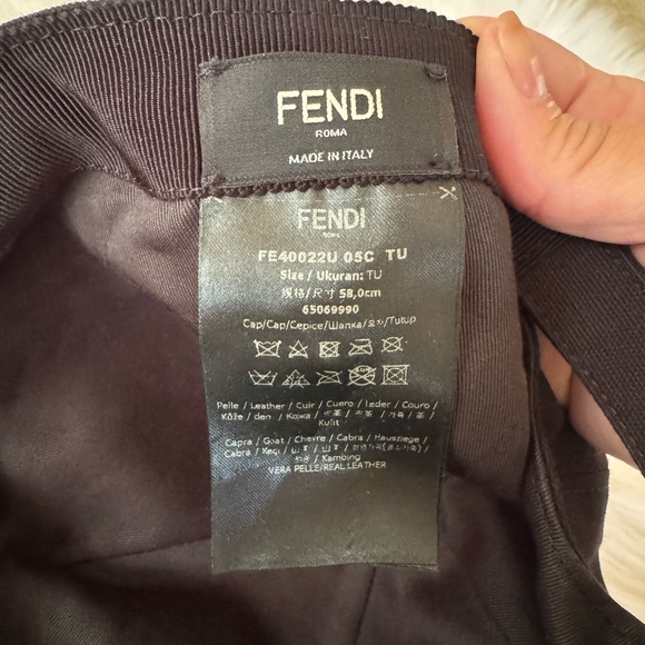 FENDI Baseball Cap Visor Sunglasses - Picture 8 of 8